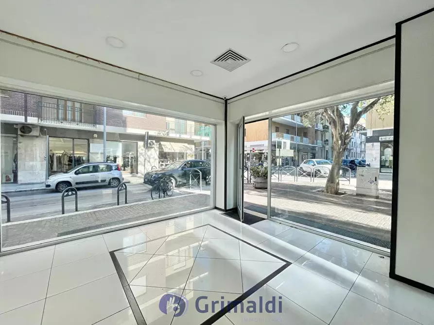 Immagine 19 di Locale commerciale in vendita  in Via Guglielmo Oberdan 57 a Lecce