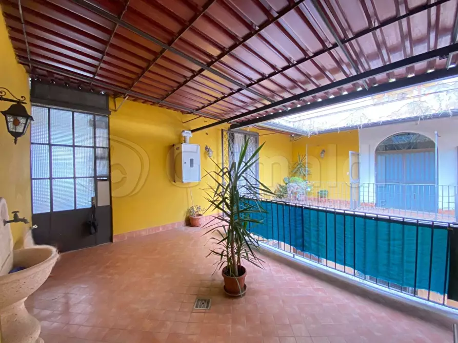 Immagine 1 di Trilocale in vendita  a Giugliano In Campania