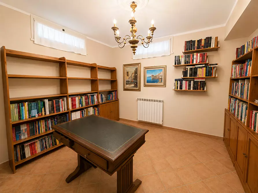 Immagine 13 di Villa in vendita  in Via Mirabella 60 a Nettuno