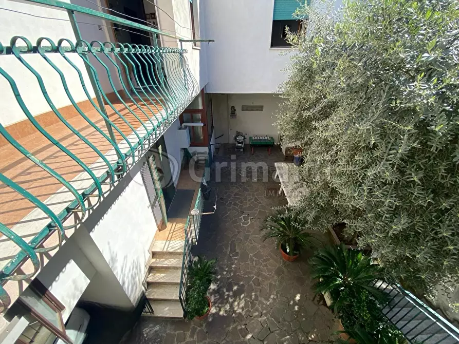 Immagine 20 di Casa bifamiliare in vendita  a Giugliano In Campania