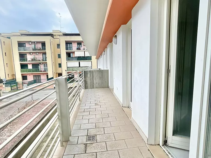 Immagine 19 di Ufficio in affitto  in Via Taranto 185 a Lecce