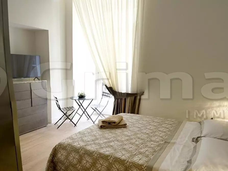 Immagine 14 di Trilocale in vendita  in Piazza Nicola Amore 2 a Napoli