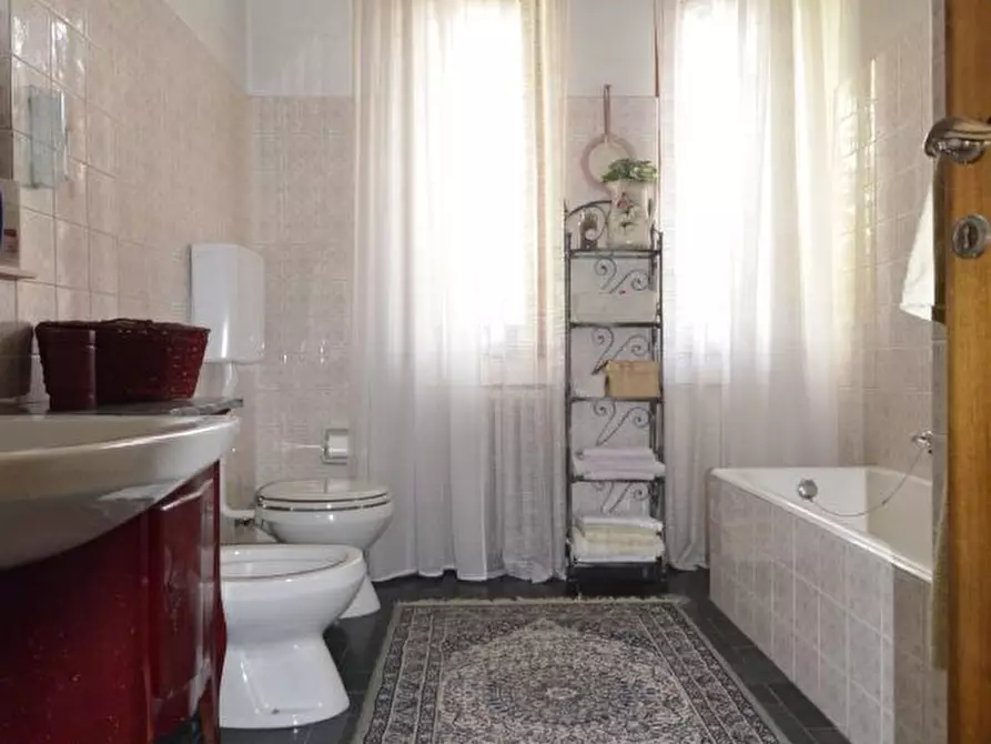 Immagine 19 di Villa in vendita  in via Lodorina 11 a Erba