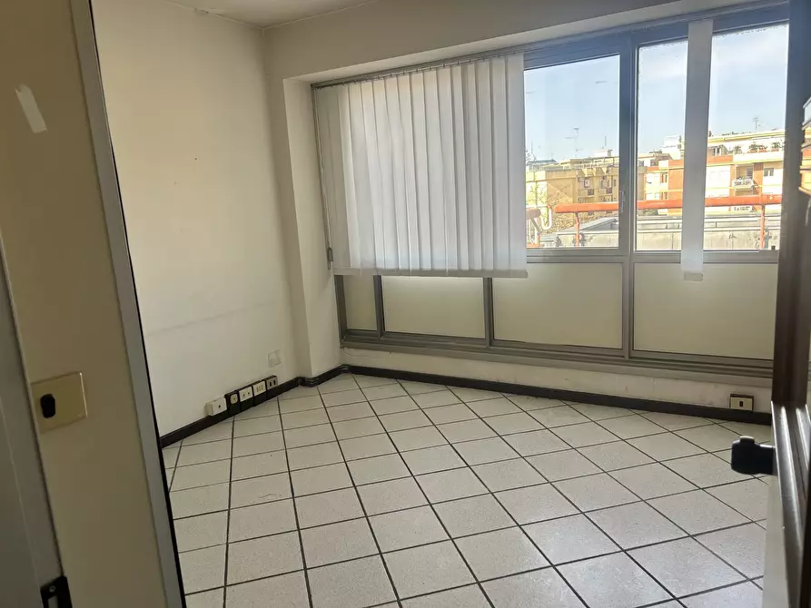 Immagine 5 di Ufficio in vendita  in via delle Arene 234 a Terracina
