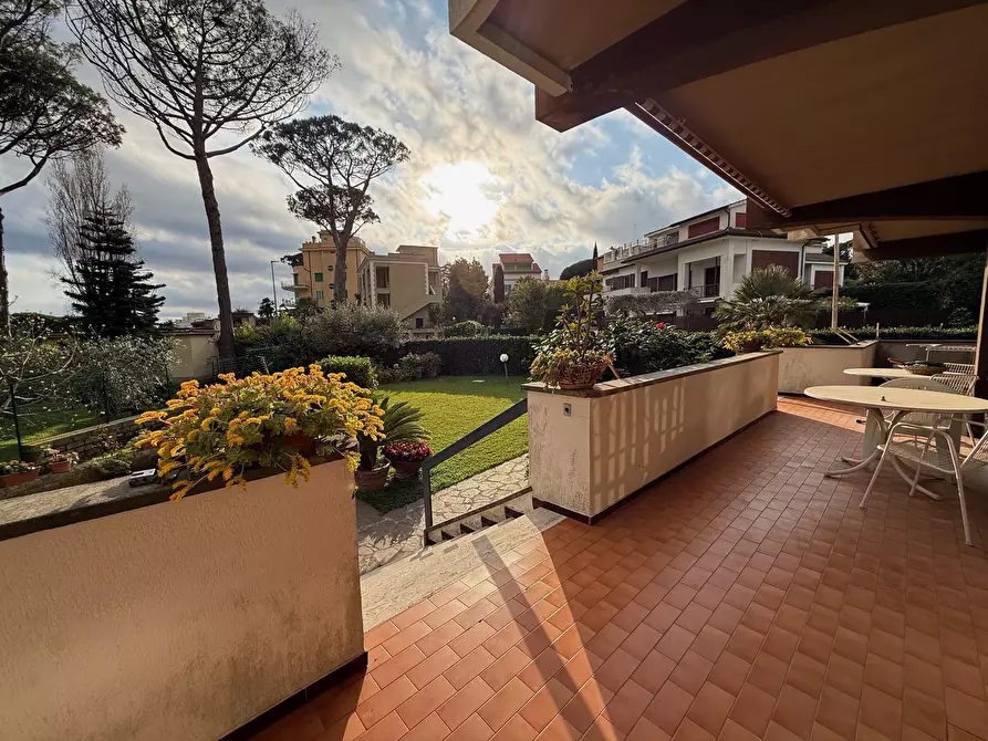 Immagine 28 di Quadrilocale in vendita  in Via Circeo 6 a Anzio