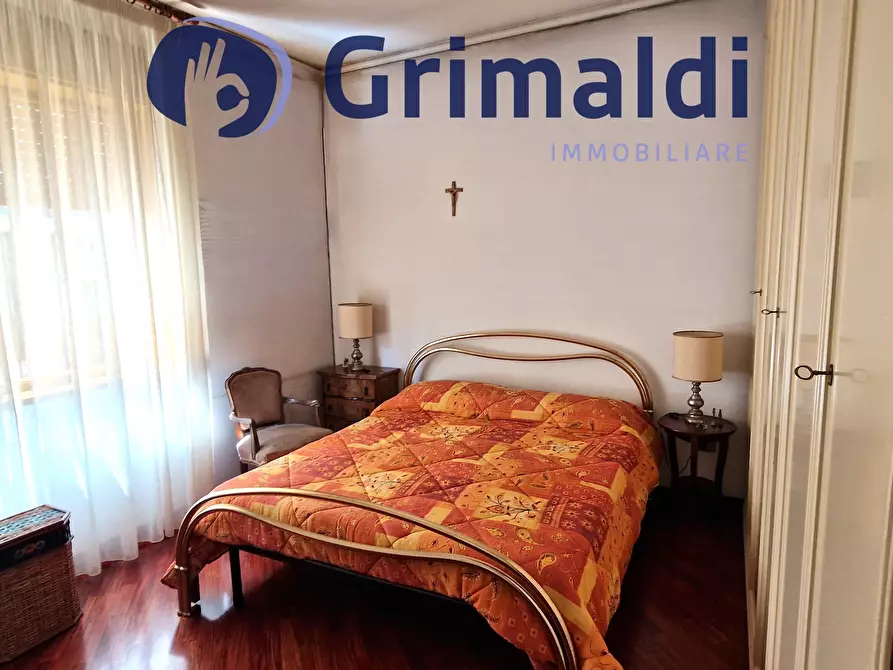 Immagine 15 di Pentalocale in vendita  in Via Giuseppe Orsi 6 a Napoli