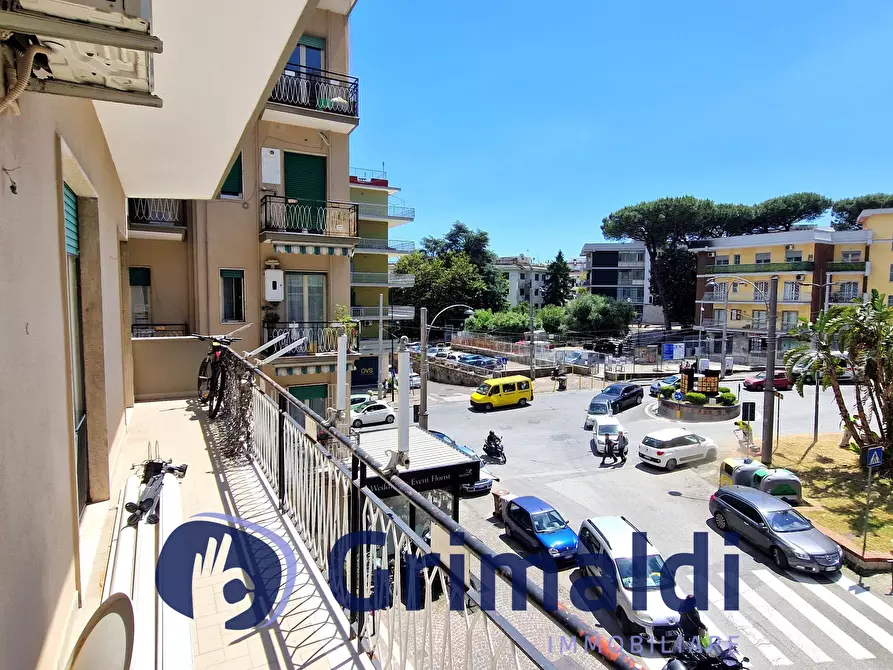 Immagine 10 di Quadrilocale in vendita  in Via Edoardo Nicolardi 2 a Napoli