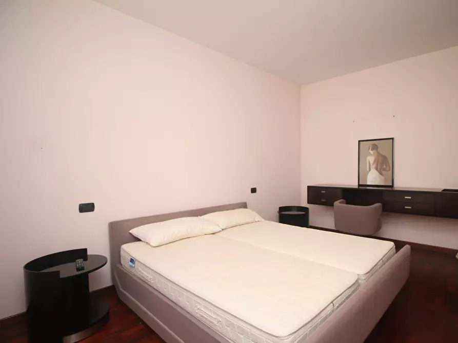 Immagine 18 di Trilocale in vendita  a Como