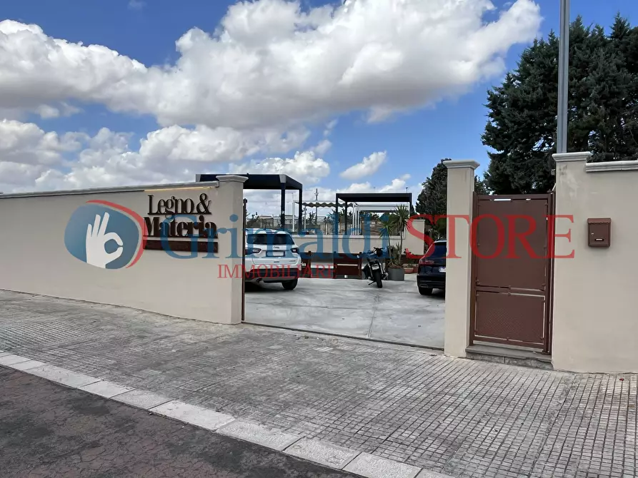 Immagine 3 di Magazzino in vendita  in Viale Giovanni Paolo II 71 a Lecce