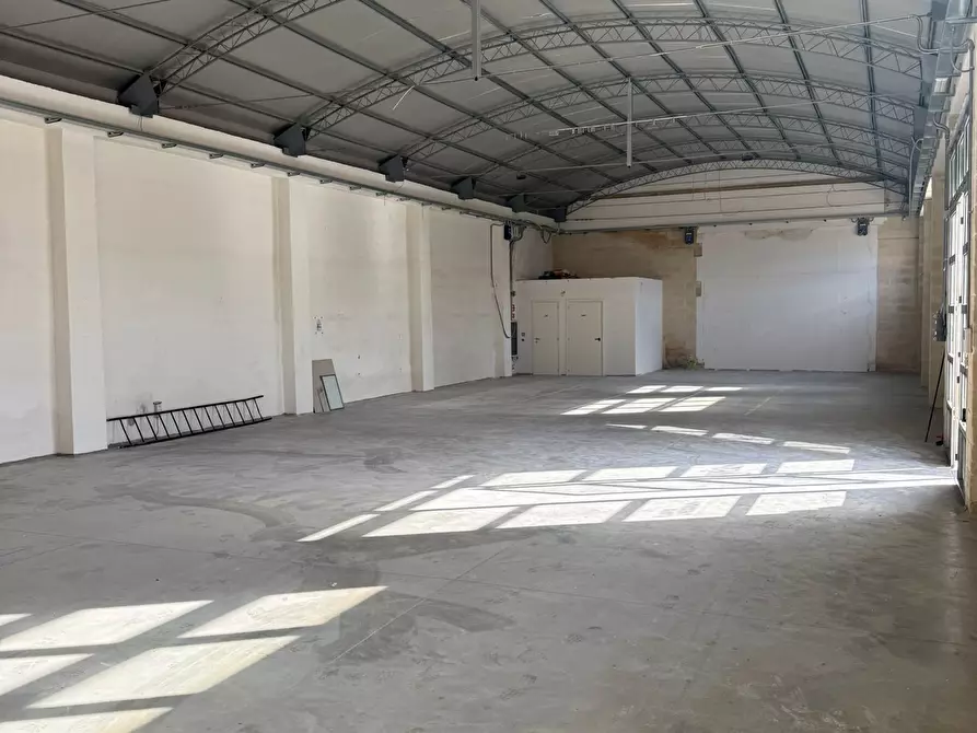 Immagine 7 di Magazzino in affitto  in Via Lequile 175 a Lecce