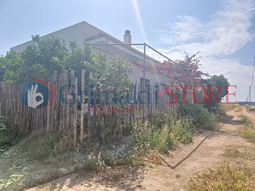 Immagine 38 di Villa in vendita  a Galatina