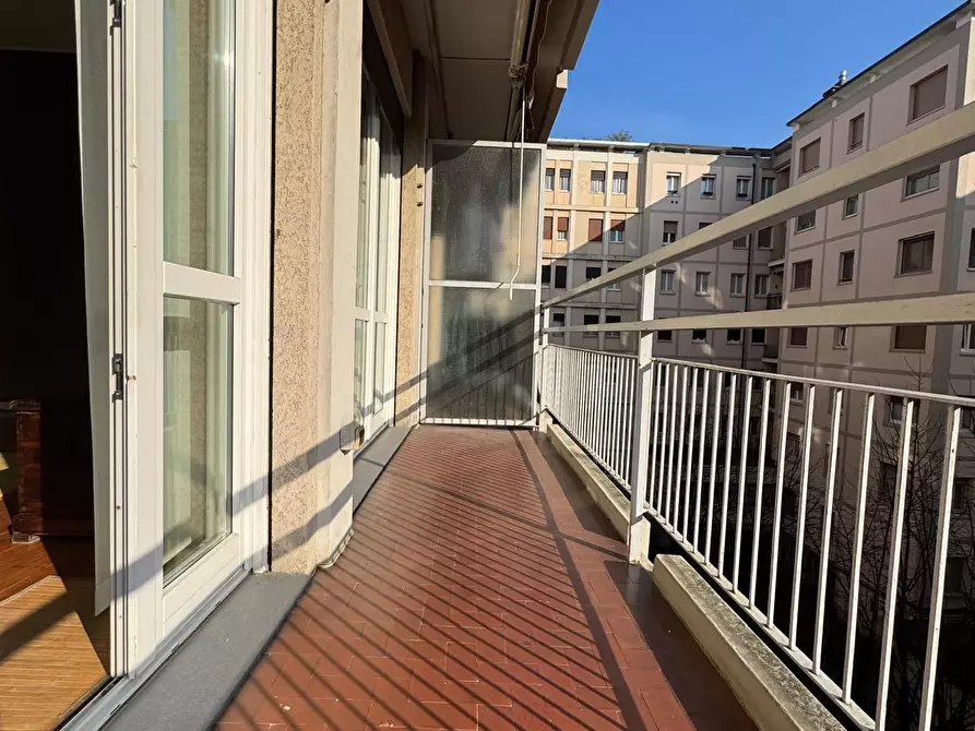 Immagine 8 di Quadrilocale in affitto  in Viale Varese 81 a Como