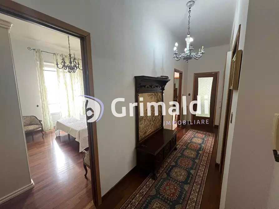 Immagine 2 di Trilocale in vendita  in Via Alessandro di Gifflenga 7 a Vercelli