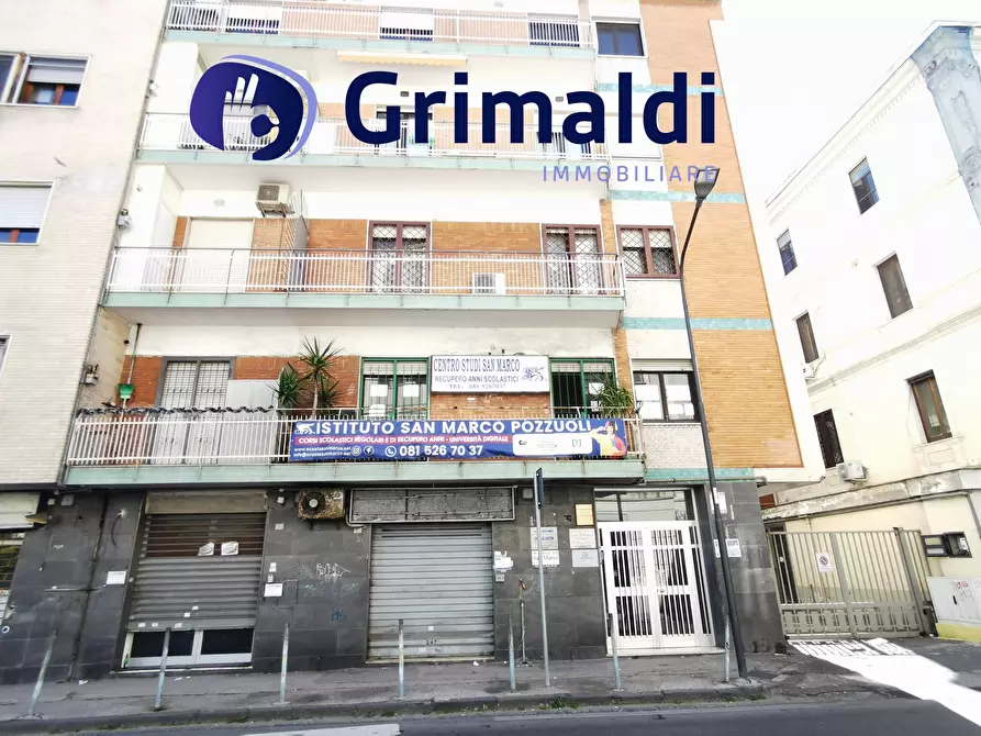 Immagine 28 di Quadrilocale in vendita  in Via Nicola Fasano 5 a Pozzuoli