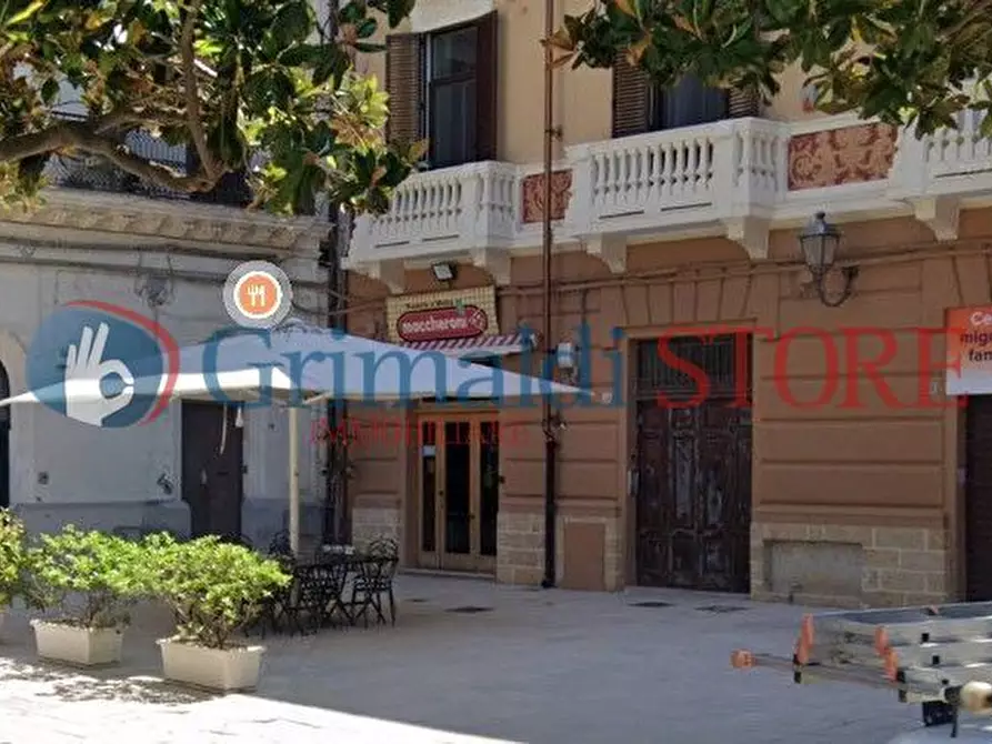 Immagine 1 di Locale commerciale in vendita  in Piazza Cairoli 21 a Brindisi