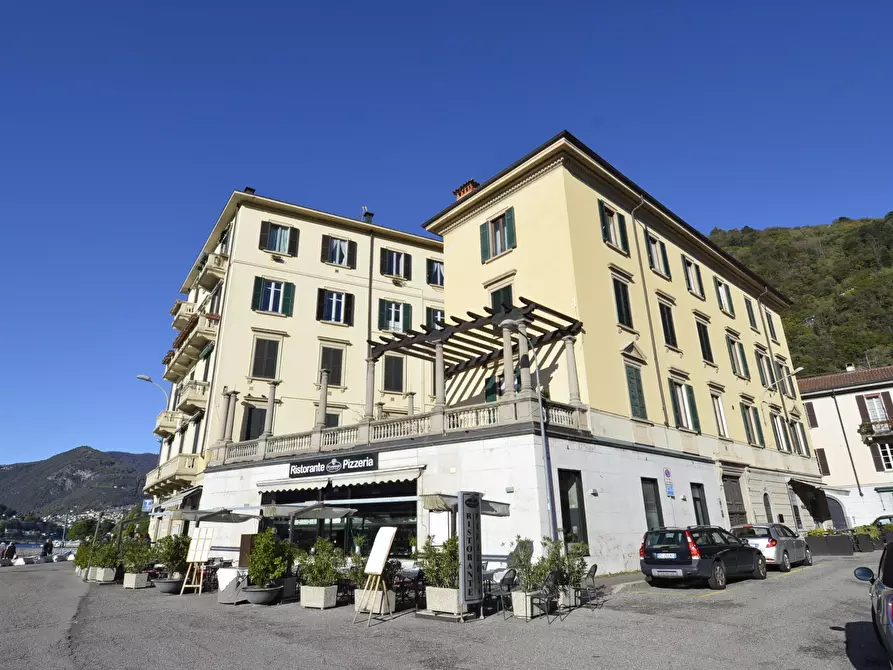 Immagine 2 di Trilocale in affitto  in Piazza De Orchi 1 a Como