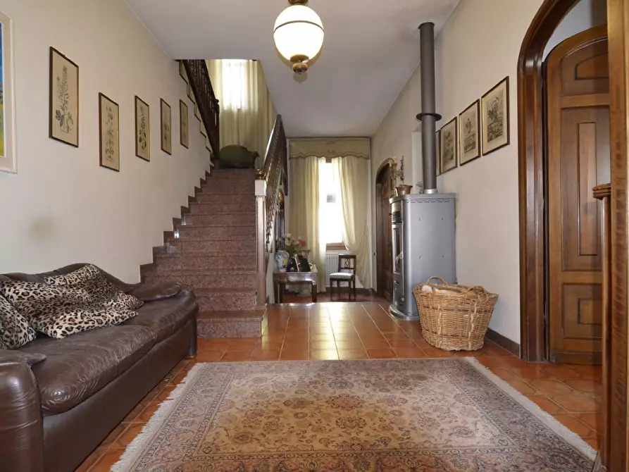 Immagine 7 di Villa in vendita  in via Lodorina 11 a Erba