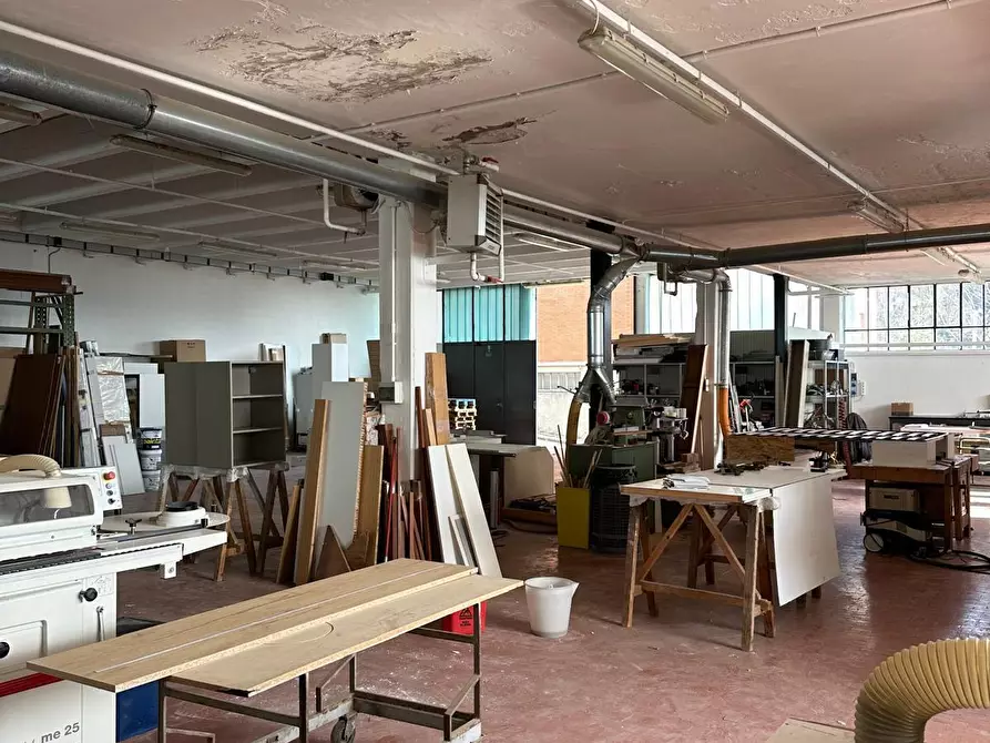 Immagine 17 di Laboratorio in vendita  in via Canturina 5 a Capiago Intimiano