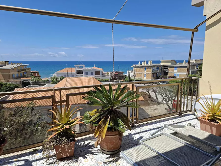 Immagine 1 di Attico in affitto  in viale delle Nereidi 31 a Anzio