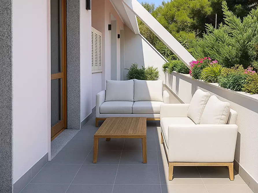 Immagine 2 di Pentalocale in vendita  in Via Giovanni Gentile 3030 a Lecce