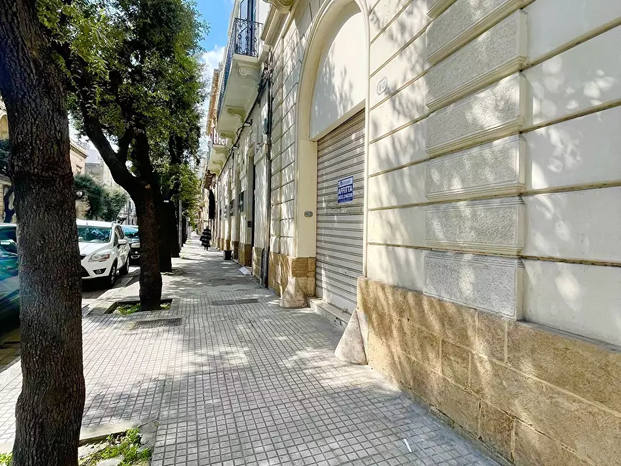 Immagine 19 di Locale commerciale in affitto  in Viale Otranto 48 a Lecce