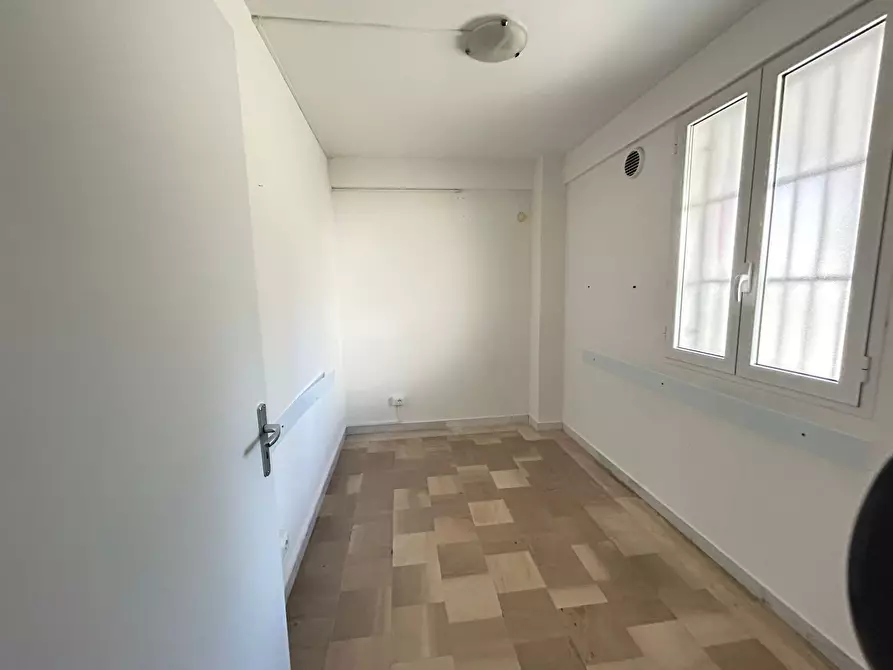 Immagine 10 di Locale commerciale in affitto  in Via dei Palumbo 43 a Lecce