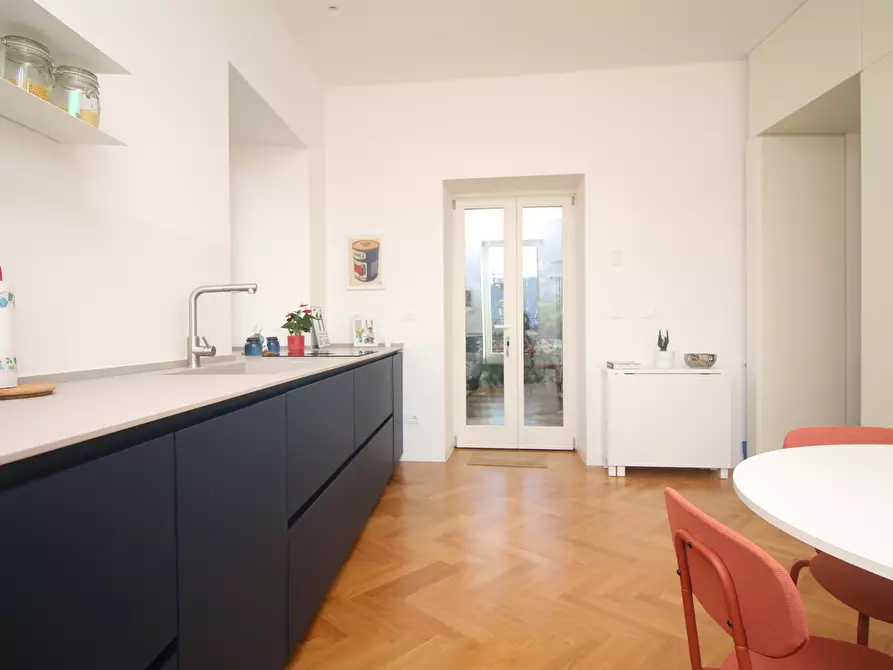 Immagine 5 di Trilocale in vendita  in SALITA SAN DONATO 6 a Como