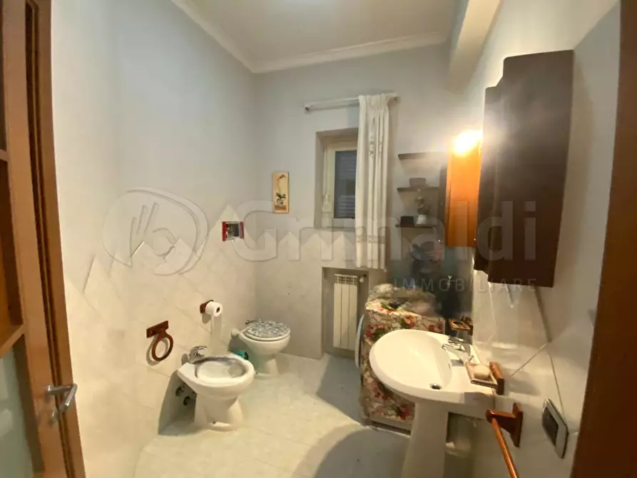 Immagine 8 di Quadrilocale in vendita  a Giugliano In Campania