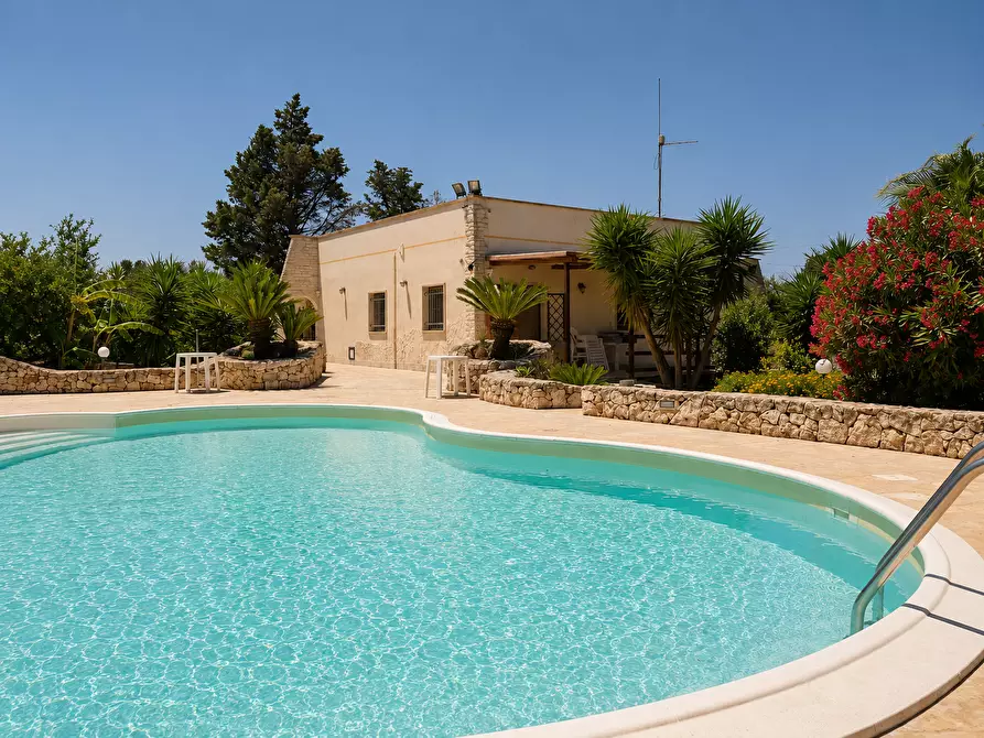 Immagine 3 di Villa in vendita  a San Vito Dei Normanni