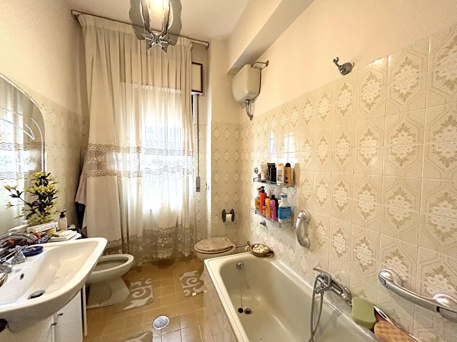 Immagine 18 di Pentalocale in vendita  in Via Tagliamento 85 a Avellino