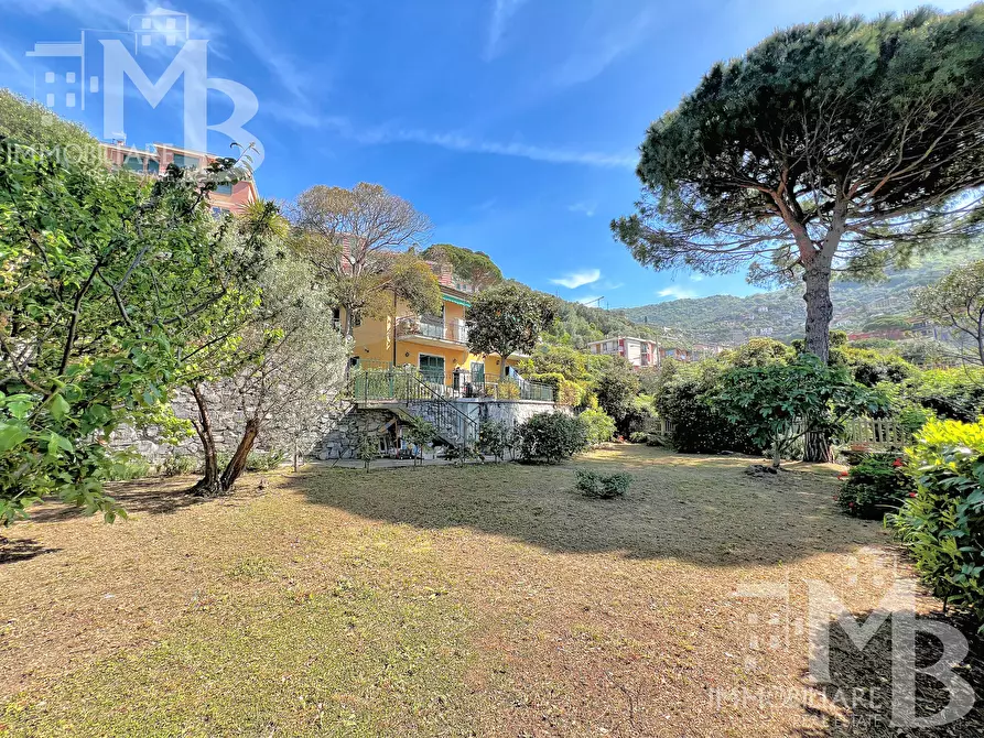 Immagine 27 di Bilocale in vendita  in Via Romagneno 64 a Recco