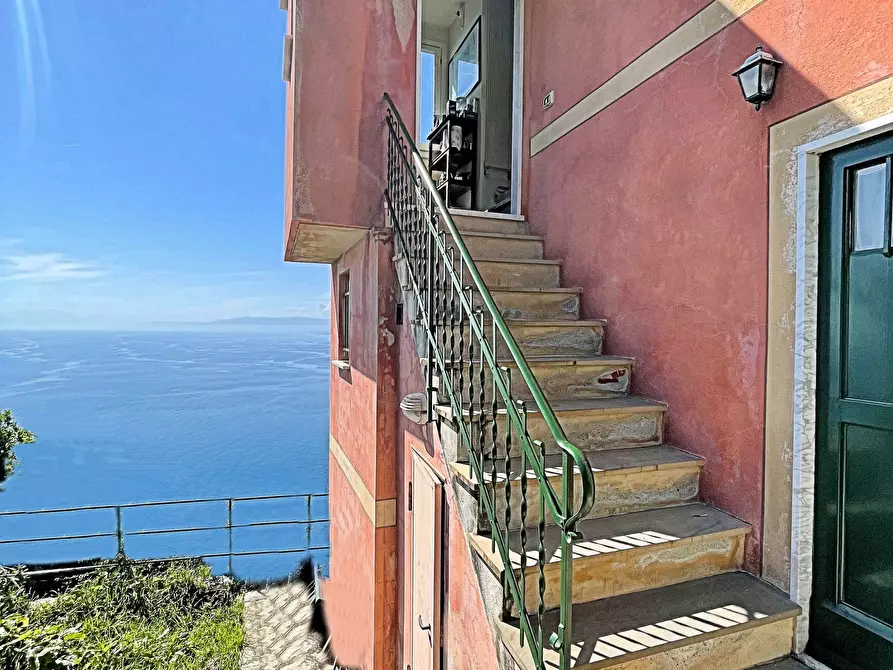 Immagine 2 di Porzione di casa in vendita  a Camogli
