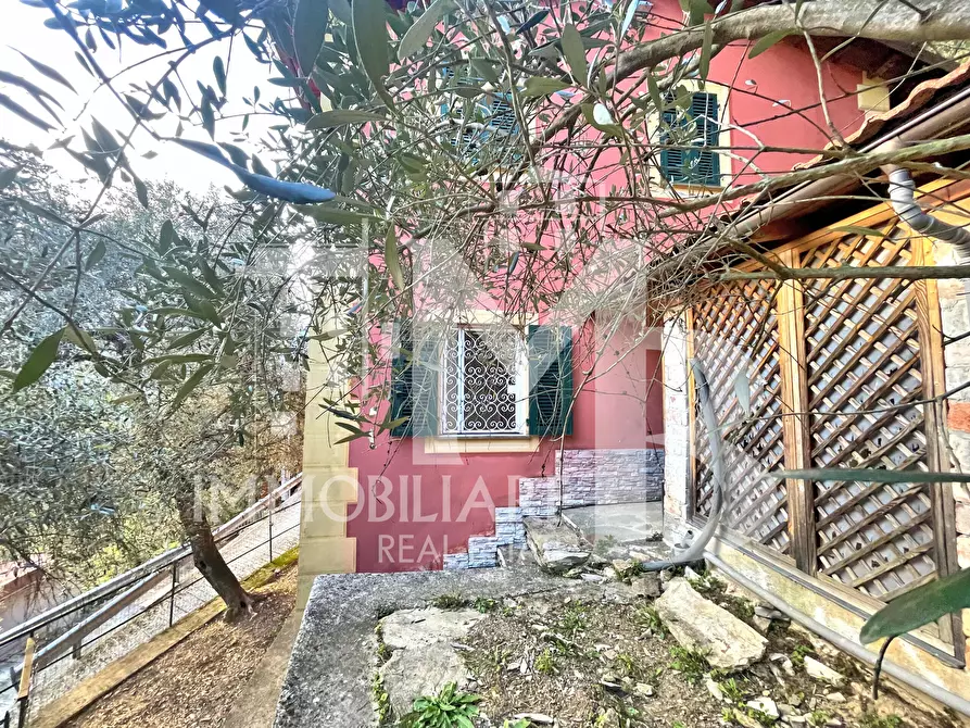 Immagine 3 di Bilocale in vendita  in Via del Camoglino 15 a Avegno