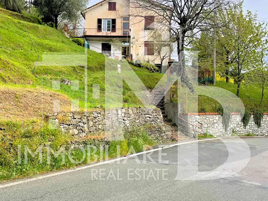 Immagine 2 di Casa bifamiliare in vendita  in Frazione Pannesi 41 a Lumarzo