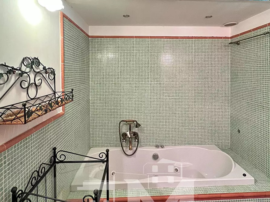 Immagine 24 di Quadrilocale in vendita  a Camogli