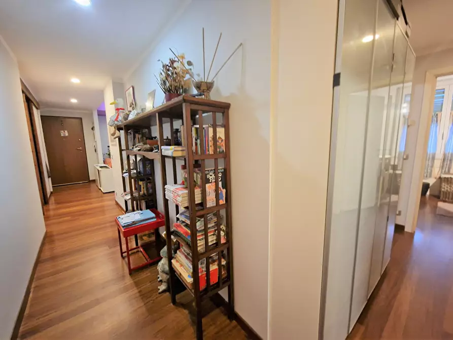 Immagine 6 di Pentalocale in vendita  in Via Socrate Benacci a Sarzana