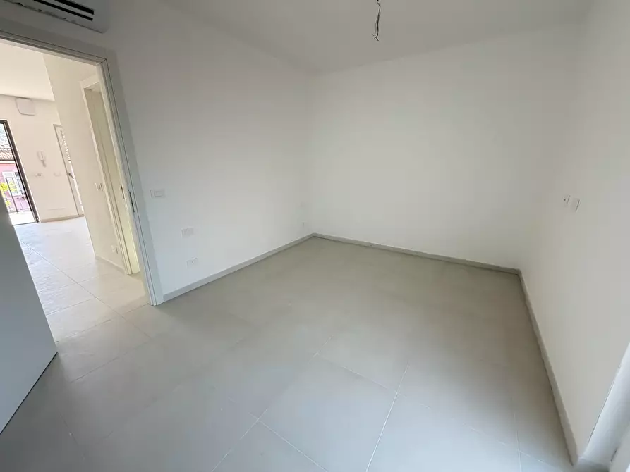 Immagine 5 di Bilocale in vendita  a Sarzana