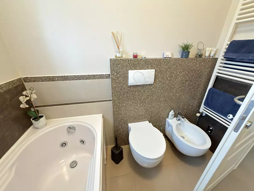 Immagine 20 di Pentalocale in vendita  in Via dei Molini a Sarzana