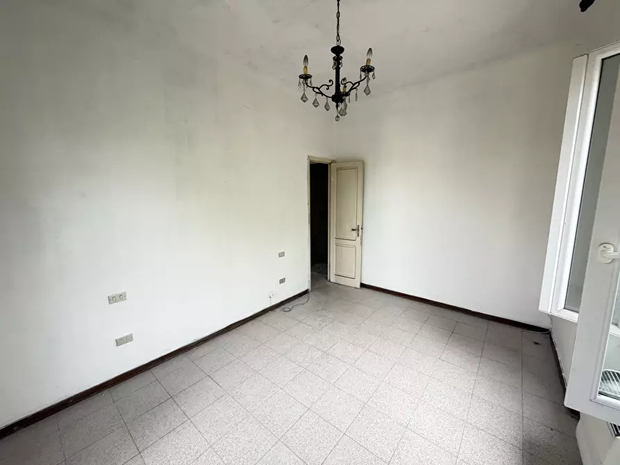 Immagine 19 di Appartamento in vendita  in Viale Giuseppe Mazzini a Sarzana