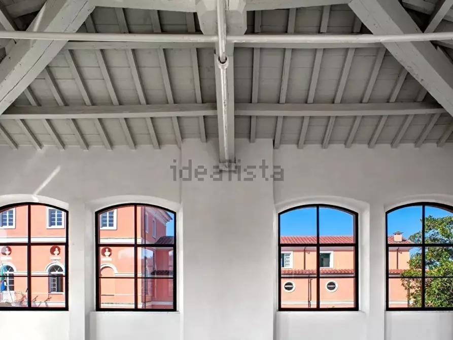 Immagine 7 di Loft/Open space in vendita  a Sarzana