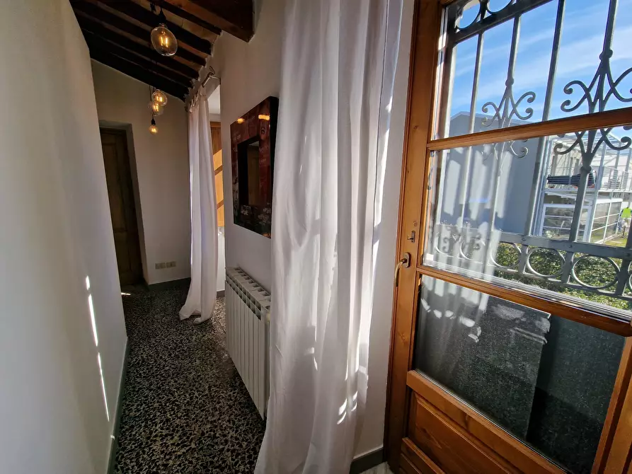 Immagine 18 di Bilocale in vendita  a Sarzana