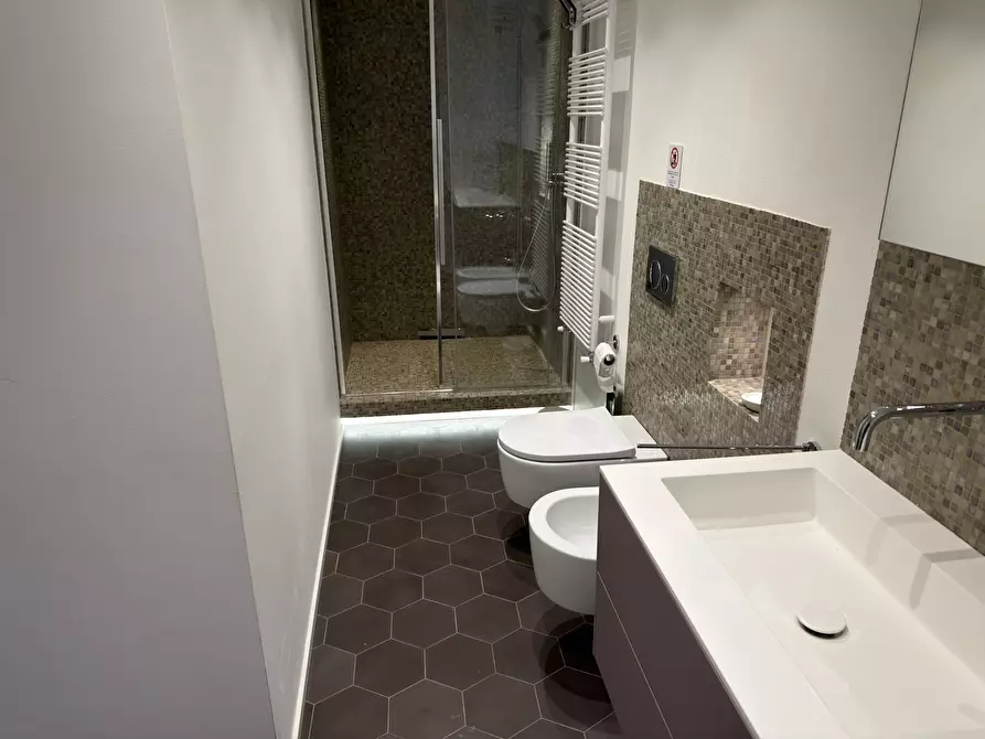 Immagine 10 di Pentalocale in affitto  in Piazza Giacomo Matteotti 8 a Sarzana