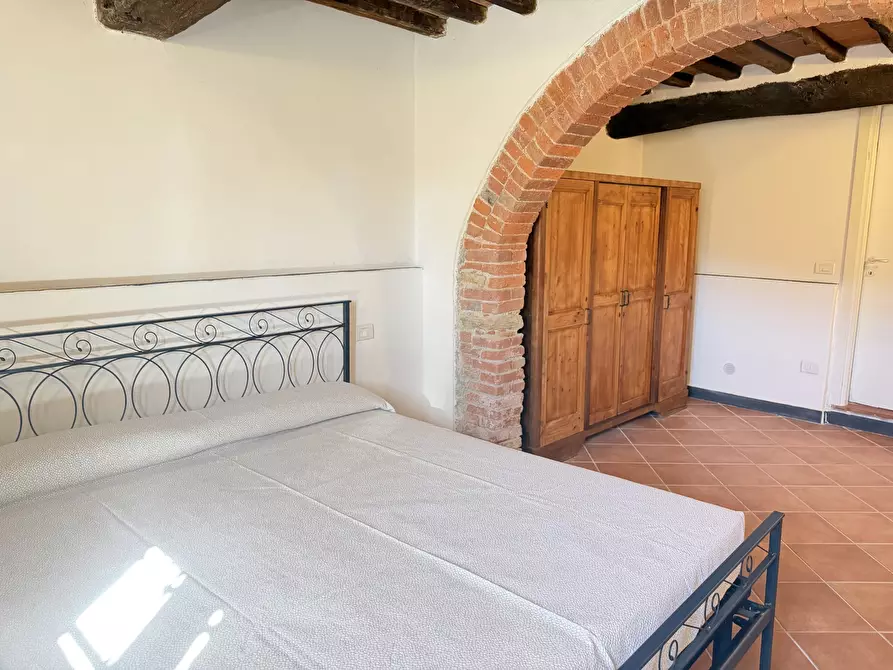 Immagine 13 di Trilocale in affitto  a Ameglia