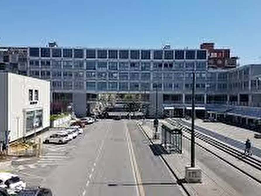 Immagine 8 di Ufficio in vendita  a La Spezia