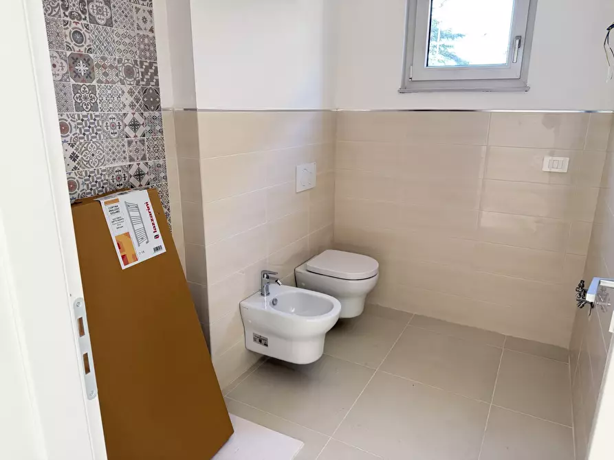 Immagine 7 di Bilocale in vendita  a Sarzana