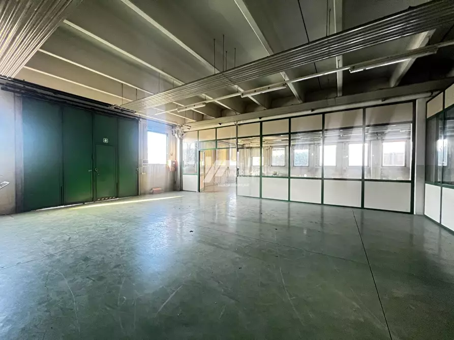 Immagine 3 di Attività artigianale in affitto  in Via Antonio Allegri 93 a Brescia