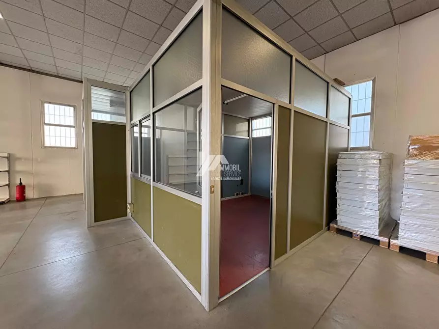 Immagine 9 di Attività artigianale in affitto  in Via Orzinuovi a Brescia