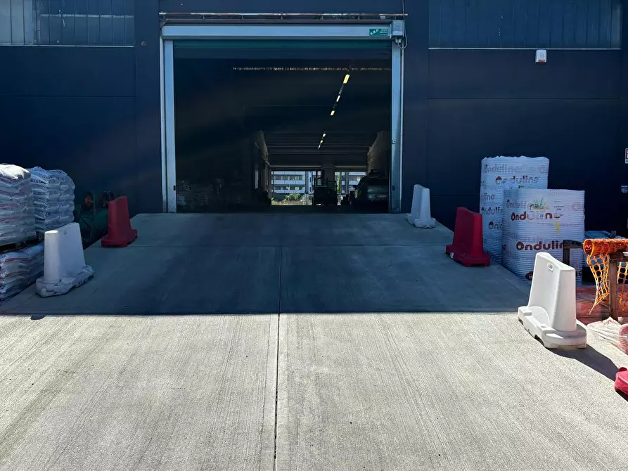 Immagine 12 di Attività artigianale in vendita  in Via Giovanni Scazzola 74 a Alessandria