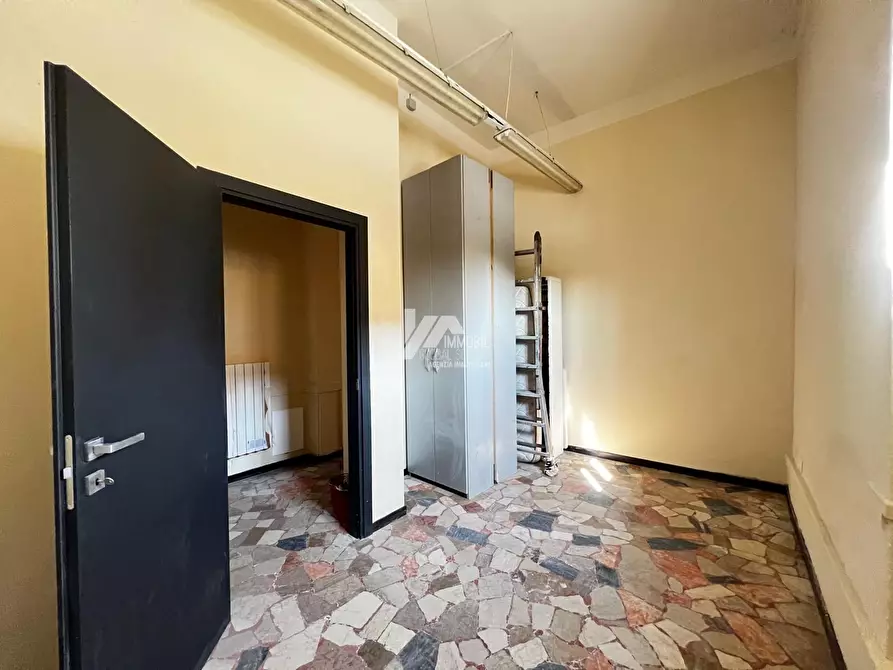 Immagine 6 di Locale commerciale in affitto  in Via Chiusure a Brescia