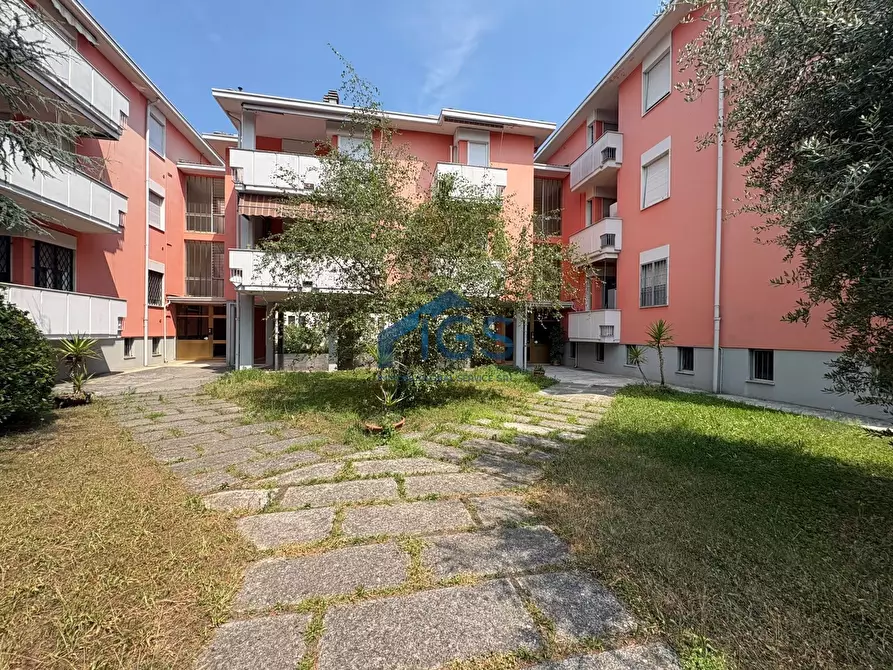 Immagine 25 di Quadrilocale in vendita  in Via Luigi Gadola 32 a Brescia